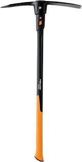 Photo 1 of **handle is loose, parts only nonrefundable**Fiskars 5-lb Composite-Handle Forged Steel Garden Pick
