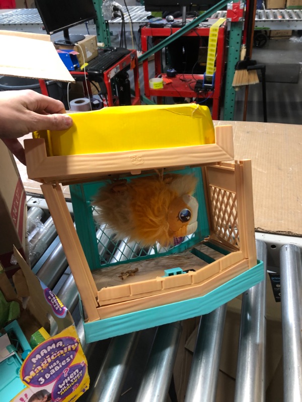 Photo 4 of **cracked back piece** Little Live Pets - Mama Surprise | Soft, Interactive Guinea Pig and her Hutch, and her 3 Babies. 20+ Sounds & Reactions
