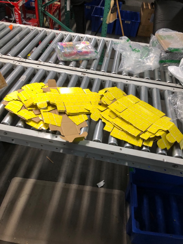 Photo 1 of **only yellow** Melissa & Doug Jumbo Extra-Thick Cardboard Building Blocks - 40 Blocks in 3 Sizes, Cardboard Pretend Brick For Building
