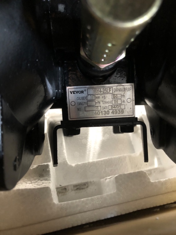 Photo 1 of VEVOR Air-Operated Double Diaphragm Pump 1 inch Inlet Outlet Aluminum 35 GPM Max 120PSI for Industrial Use, QBY4-25LF46-1inch-35 35 GPM AL Alloy Nitrile Rubber