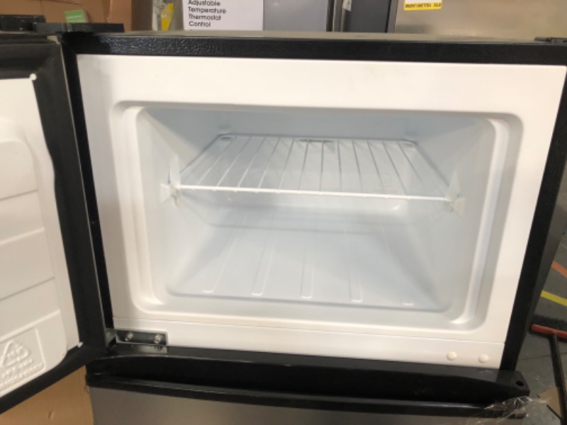 Photo 2 of ***SCRATCH AND DENT - UNTESTED - SEE COMMENTS***
Vissani 7.1 cu. ft. Top Freezer Refrigerator in Stainless Steel Look