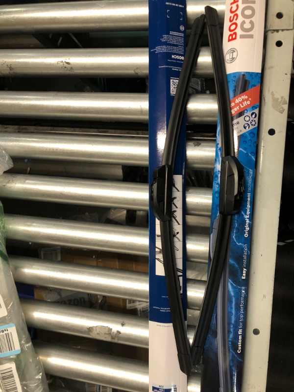Photo 1 of Bosch Automotive ICON Wiper Blades 22A22B (Set of 2) Fits Buick: 2010-05 Allure, Chevrolet Challenger, Ford: 2010-08 F-250, Nissan More, Up to 40 percent Longer Life, Frustration Free Packaging