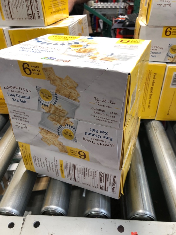 Photo 1 of **NON-REFUNDABLE PACK OF 3 BEST BY 03/31/2024**
Simple Mills, Almond Flour Crackers, Fine Ground Sea Salt, 6 Packs