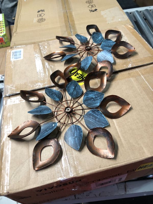 Photo 2 of ***USED - LIKELY MISSING PARTS - UNABLE TO VERIFY FUNCTIONALITY***
Cyan Oasis Yard Garden Wind Spinners with Solar Lights, Large Outdoor Metal Wind Spinners, Lawn Yard Art Garden Decor (22" W x 87" H) Copper Teal 04