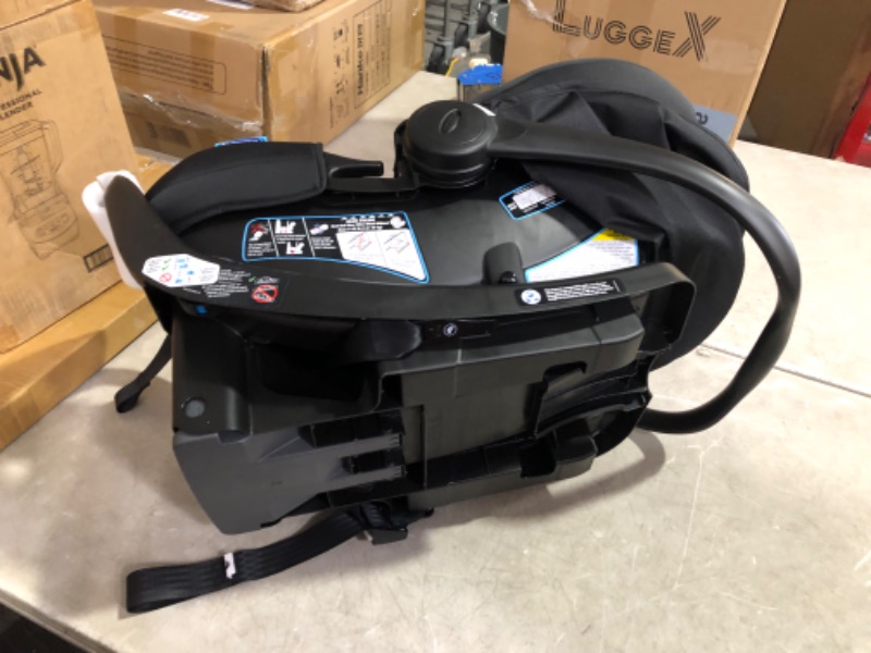 Photo 6 of ***USED - LIKELY MISSING PARTS - UNABLE TO VERIFY FUNCTIONALITY***
Graco SnugFit 35 Infant Car Seat | Baby Car Seat with Anti Rebound Bar, Gotham With Anti-Rebound Bar 1 Count (Pack of 1) Gotham