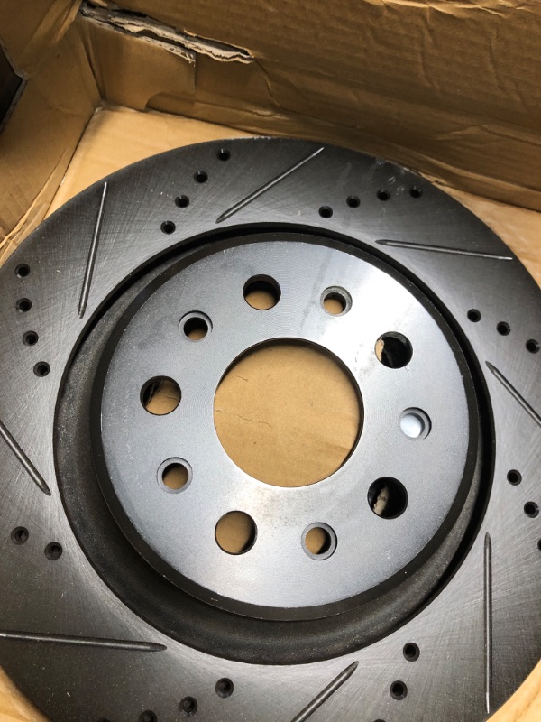 Photo 1 of **SIGNS OF PREVIOUS USE (SEE PHOTOS)**
R1 Concepts Rear Brakes and Rotors Kit - fits 2017-2020 Maserati Ghibli, Levante