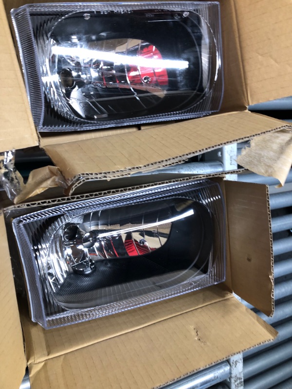 Photo 3 of TRQ Performance Headlight w/Corner Light Pair Set RH Right Passenger LH Left Driver Compatible with 2000-2004 Excursion 1999-2004 F250 Super Duty Truck F350 Super Duty Truck 1999-2003 Ford F450 F550 Clear