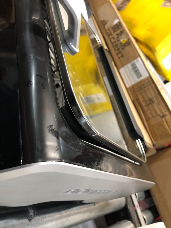 Photo 2 of **DAMAGE** Gourmia Smokeless Indoor Grill & Air Fryer raclette grill with Smoke Extracting Technology for indoor grill **Lid doesn't seem to fully close, may be fixable**