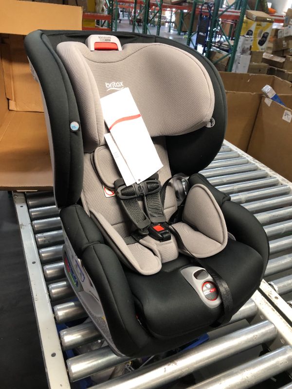 Photo 1 of ***USED - LIKELY MISSING PARTS - UNABLE TO VERIFY FUNCTIONALITY***
Britax Boulevard Clicktight Convertible Car Seat, Gray Contour SafeWash Boulevard Gray Contour