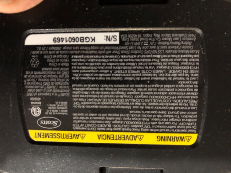 Photo 11 of ***USED*MINOR DAMAGE FROM USE*POSSIBLE MISSING PIECES*NO BATTERY*
Scotts 7.2-Volt Lithium-Ion Cordless Telescoping Pole Shrub Trimmer