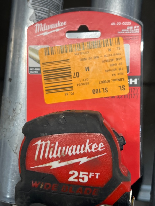 Photo 1 of 25' Milwaukee Wide Blade Tape Measure