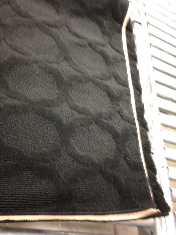 Photo 1 of 6ft x 9ft rug black 