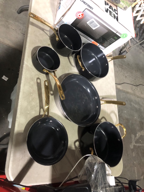 Photo 4 of ***USED - DIRTY - SCRATCHED - ALL OF THE LIDS AND ACCESSORIES ARE MISSING - SEE PICTURES***
Martha Stewart Lockton 6 Piece Premium Non-Stick Heavy-Gauge Aluminum Cookware Combo Set