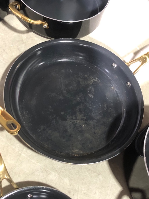 Photo 3 of ***USED - DIRTY - SCRATCHED - ALL OF THE LIDS AND ACCESSORIES ARE MISSING - SEE PICTURES***
Martha Stewart Lockton 6 Piece Premium Non-Stick Heavy-Gauge Aluminum Cookware Combo Set