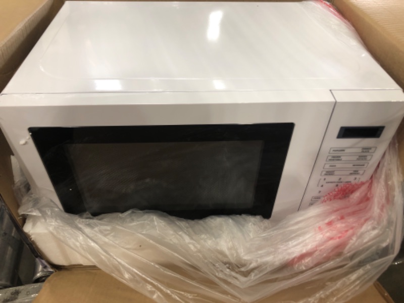 Photo 2 of 0.7 cu. ft. 700-Watt Countertop Microwave in White