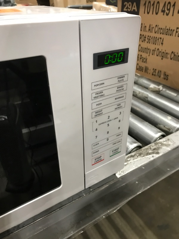 Photo 3 of 0.7 cu. ft. 700-Watt Countertop Microwave in White
