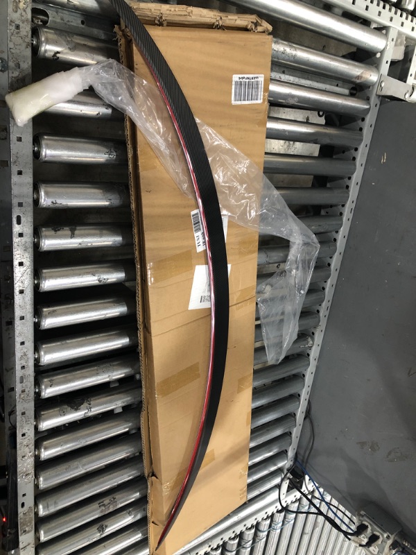 Photo 1 of Rongxu auto Fit Tesla Model 3 Spoiler Rear Spoiler Wing 2017-2023 2024 Tesla Model 3 Rear Trunk Lip, Carbon Fiber Matte Black Sporty Appearance Tesla Model 3 Accessories Trunk Spoiler Carbon Fiber Pattern