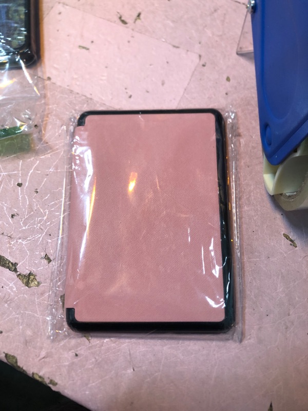 Photo 2 of IDLE HANDS CASE 2022 PINK