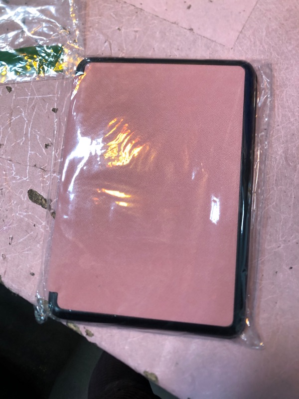 Photo 1 of IDLE HANDS CASE 2022 PINK