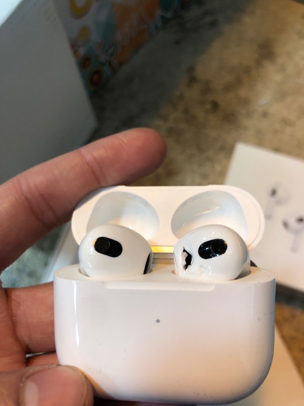 Photo 2 of AirPods (3rd Generation) with Lightning Charging Case
