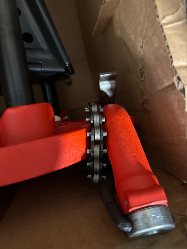 Photo 1 of ***USED READ NOTES***RIDGID 36273 460-6 Portable TRISTAND Chain Vise for 1/8"-6" Pipe, Red/Black full size