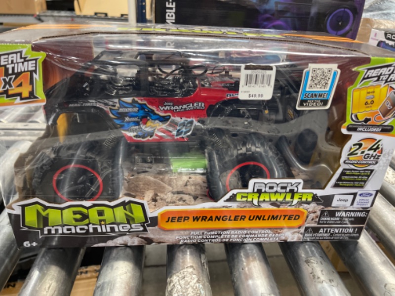 Photo 2 of Mean Machine 4x4 Offroad Rock Crawler 2.4GHz 1/14 Scale R/C (RTR) Jeep Wrangler Unlimited, Multicolored