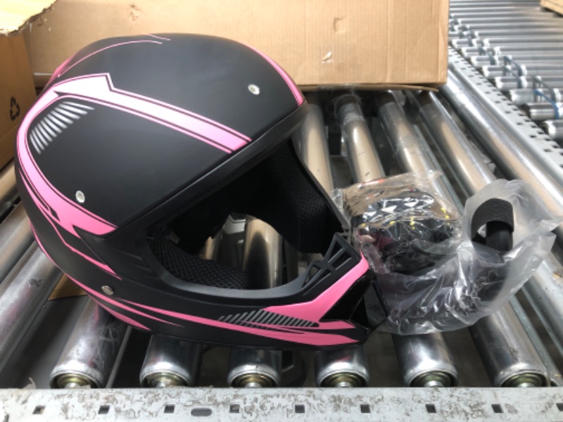 Photo 2 of Adult 4 Wheeler Helmet, Motocross Helmet DOT/FMVSS-218 Certification Comfortable and Breathable Full Helmets for Locomotives Used in All Seasons Medium Pink