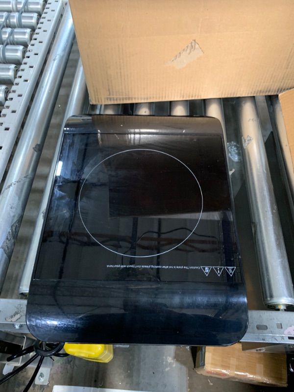 Photo 1 of **E0 ERROR**COOKTOP IS NON-FUNCTIONAL**
Portable Induction Cooktop Include 6 Quarts Cooking Pot with Divider,