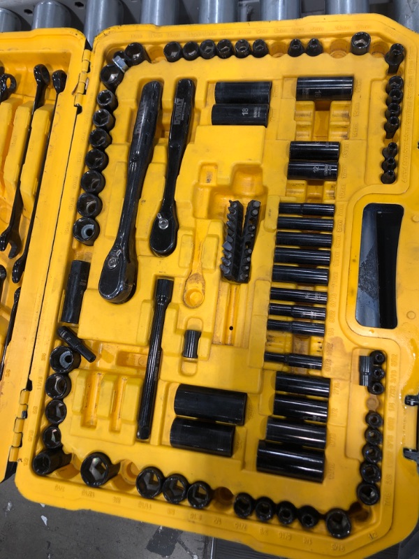 Photo 5 of **SEE NOTES**Dewalt DWMT45184 Black Chrome 184-piece Mechanics Tool Set