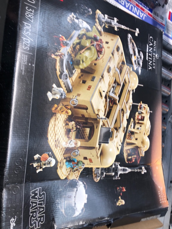 Photo 2 of **NONREFUNDABLE**FOR PARTS OR REPAIR**SEE NOTES**
LEGO Star Wars Mos Eisley Cantina 75290 Building Set for Adults (3187 Pieces) 