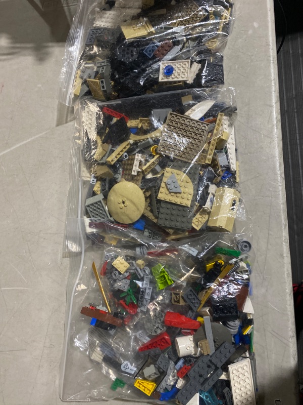 Photo 3 of **NONREFUNDABLE**FOR PARTS OR REPAIR**SEE NOTES**
LEGO Star Wars Mos Eisley Cantina 75290 Building Set for Adults (3187 Pieces) 