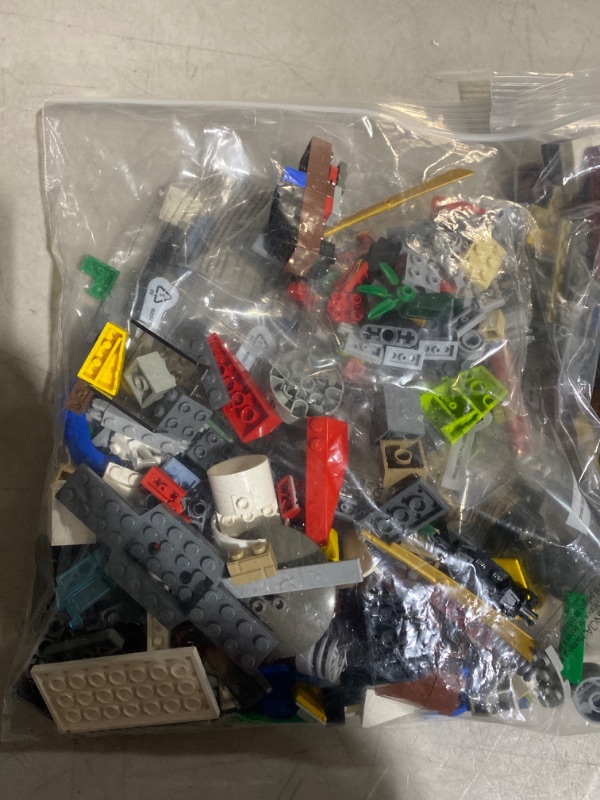 Photo 4 of **USED**MISSING PARTS**FOR PARTS ONLY**NON-FUNCTIONAL**
LEGO Star Wars Mos Eisley Cantina 75290 Building Set for Adults (3187 Pieces) 