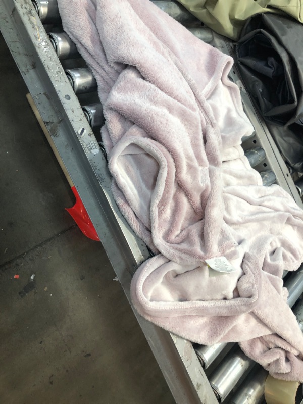 Photo 1 of 50X70 PINK THROW BLANKET