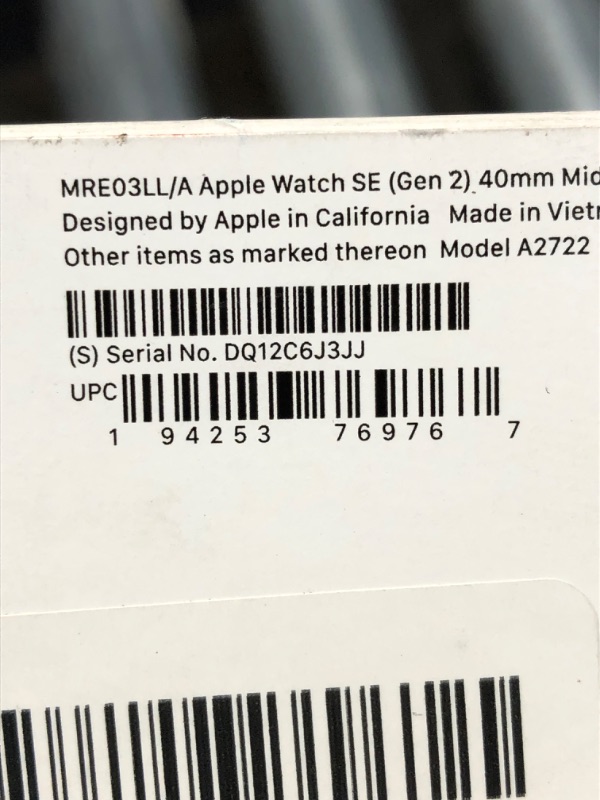 Photo 6 of Apple Watch SE (2nd Gen) [GPS 40mm] Smartwatch with Midnight Aluminum Case with Midnight Sport Loop. Fitness & Sleep Tracker, Crash Detection, Heart Rate Monitor, Carbon Neutral
