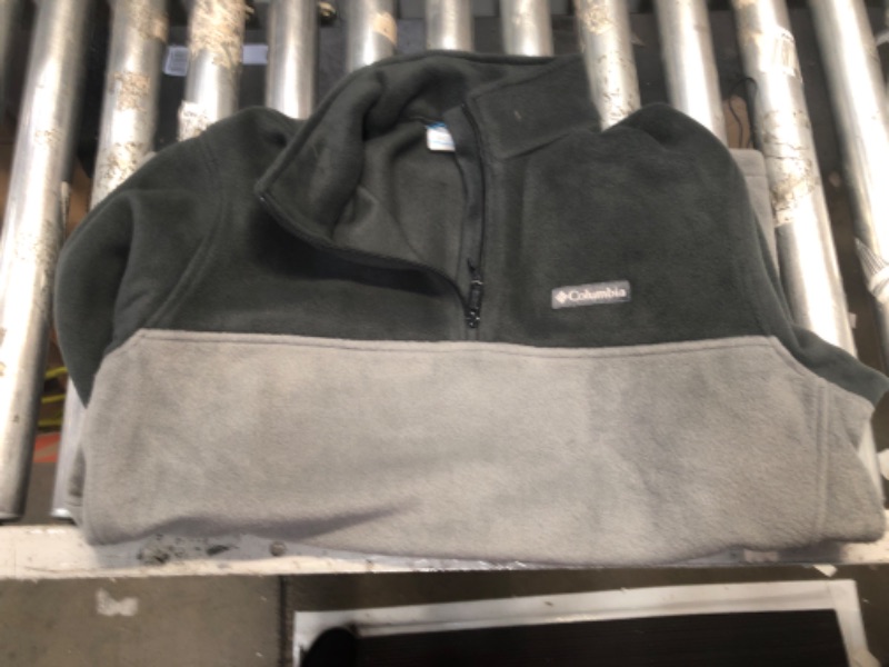 Photo 1 of COLOMBIA LARGE  GREY  HALF ZIP SWEATER -LARGE 