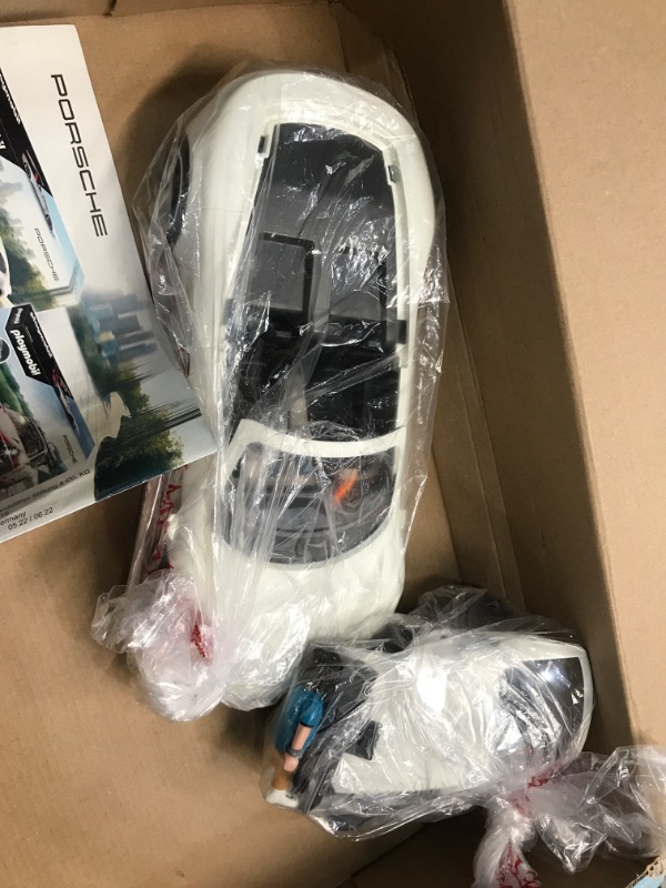 Photo 2 of ***DAMAGED - FRONT WHEELS DON'T MOVE***
Playmobil Porsche Mission E