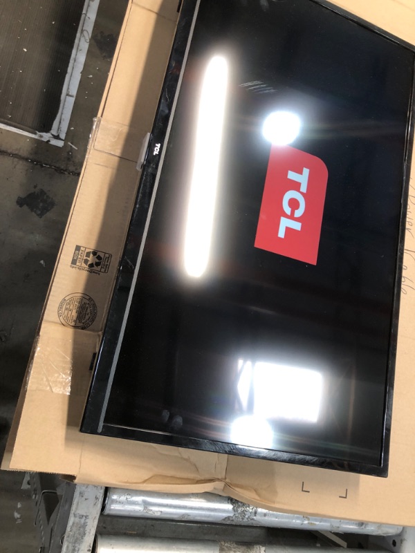Photo 1 of TCL 28S305 28-Inch 720p Roku Smart LED TV (2017 Model) 28 in TV Only