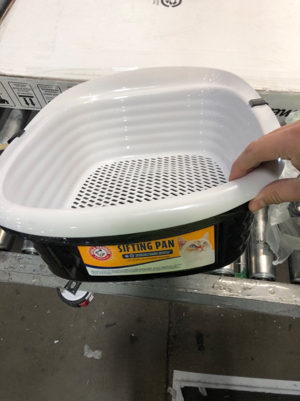 Photo 2 of Petmate Large Sifting Litter Box Scoop Free Cat Litter Tray with Microban, Made in USA