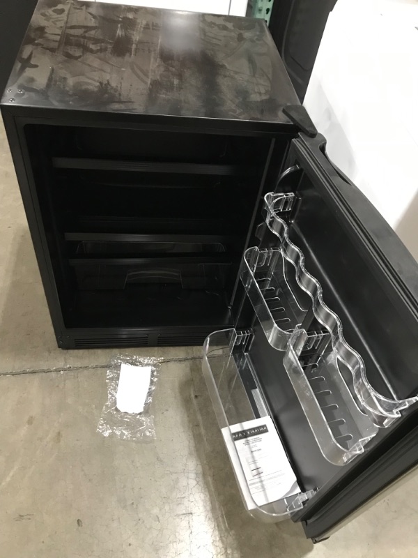 Photo 4 of 28 cu. ft. 4-Door French Door Smart Refrigerator with Ice and Water Dispenser in PrintProof Stainless Steel
