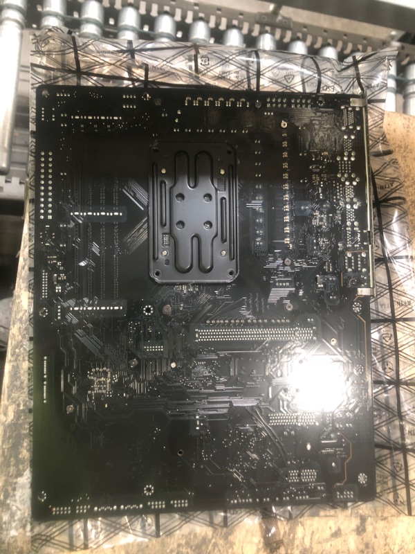 Photo 1 of MSI MPG B650 Carbon WiFi Gaming Motherboard (AMD AM5, ATX, DDR5, PCIe 4.0, M.2, SATA 6Gb/s, USB 3.2 Gen 2, HDMI/DP, Wi-Fi 6E, AMD Ryzen 7000 Series Desktop Processors)
