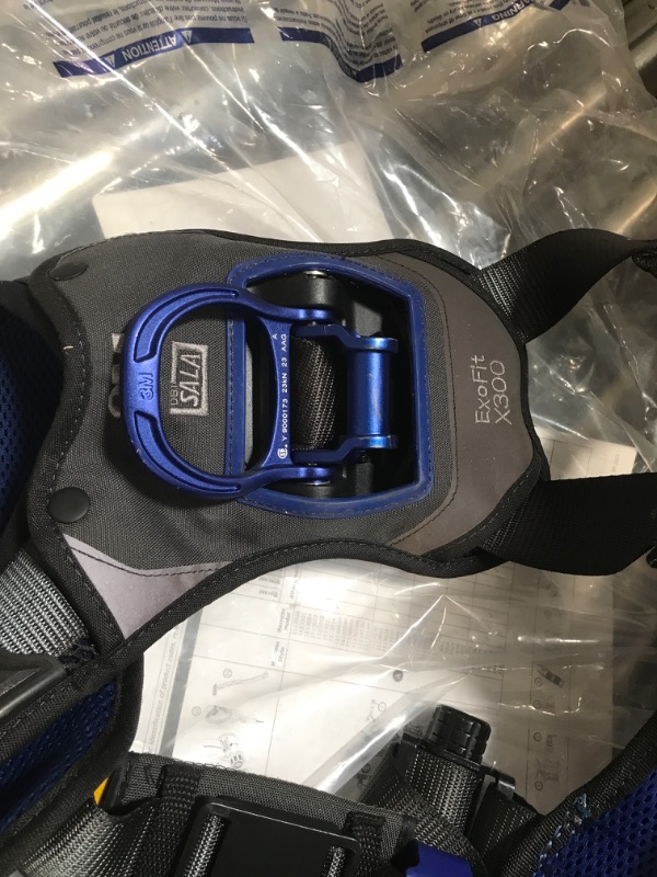 Photo 3 of DBI-SALA 3M Comfort Construction Weight Distribution Positioning Safety Harness Medium