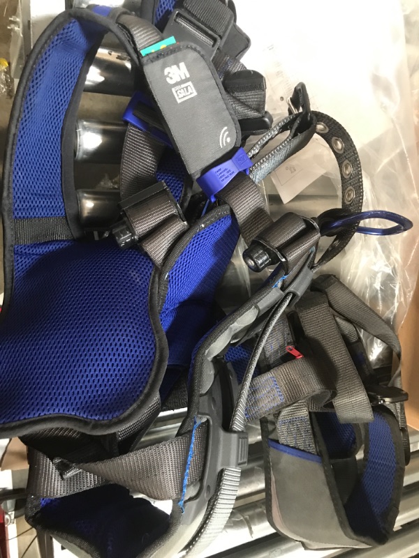 Photo 2 of DBI-SALA 3M Comfort Construction Weight Distribution Positioning Safety Harness Medium