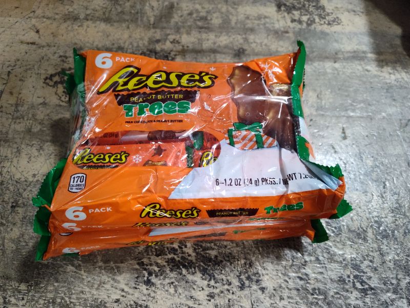 Photo 1 of *9/2024* 4 PACKS REESE'S Milk Chocolate Peanut Butter Trees, Christmas Candy Packs, 1.2 oz (6 Count)