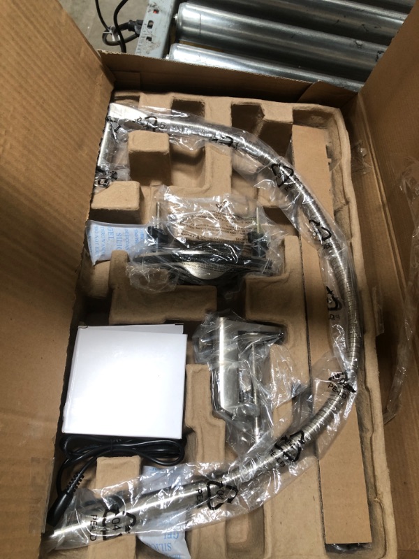 Photo 1 of Daylight Techne LED Artist and Drafting Lamp
