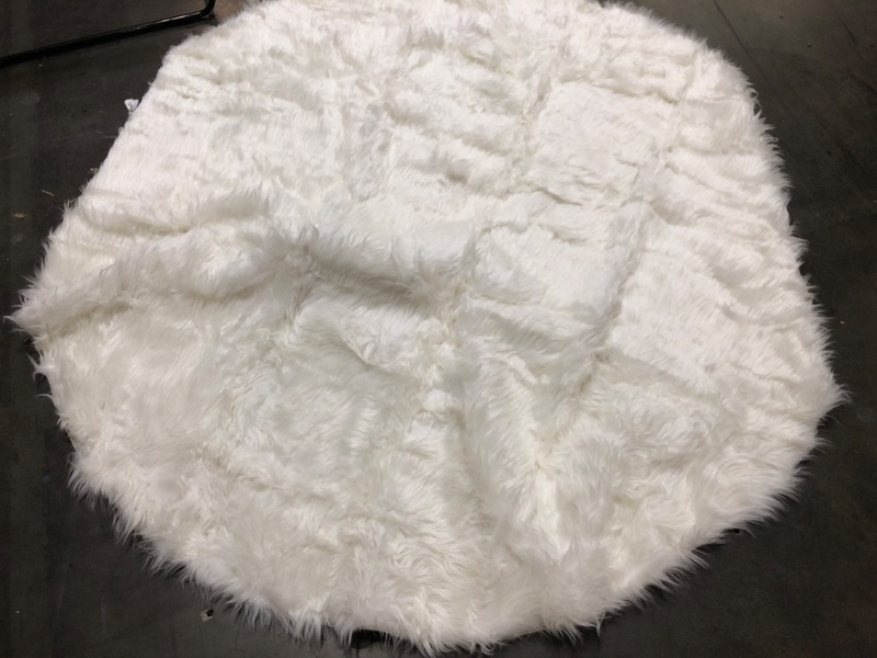 Photo 2 of White Fluffy Faux Sheepskin Washable Fur Round Rug 5ft Nursery Rugs for Bedroom Plush Boho Circle Rug for Living Room Teen Room Décor