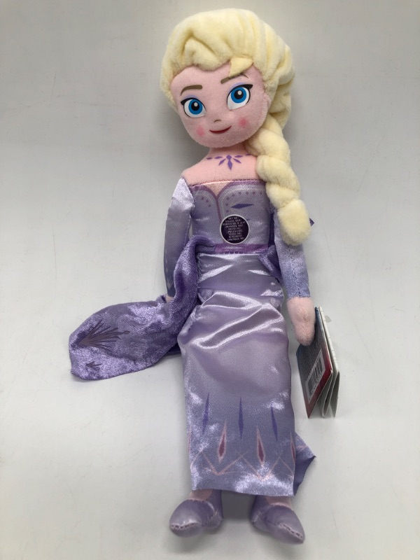 Photo 2 of Frozen 2 Elsa 9-Inch Plush Try Me She Speaks !!
