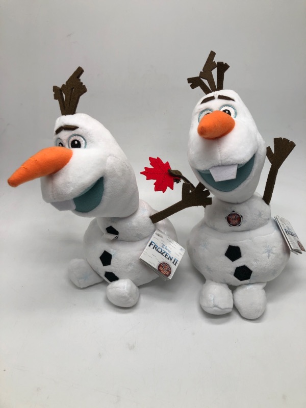 Photo 2 of 2 Pack Disney’s Frozen 2 8" Olaf with Leaf Plush with Sound Ages 3+
