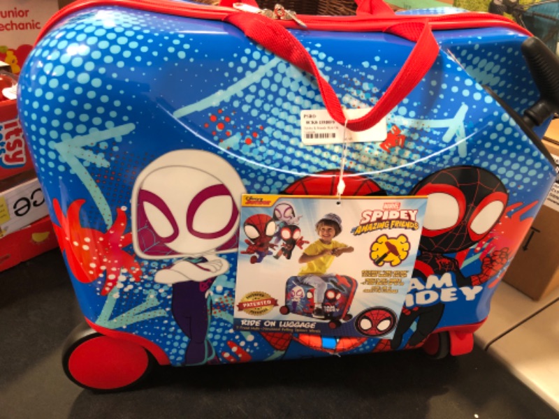 Photo 2 of Spidey And Friends 18" Ride On Luggage for Kids
