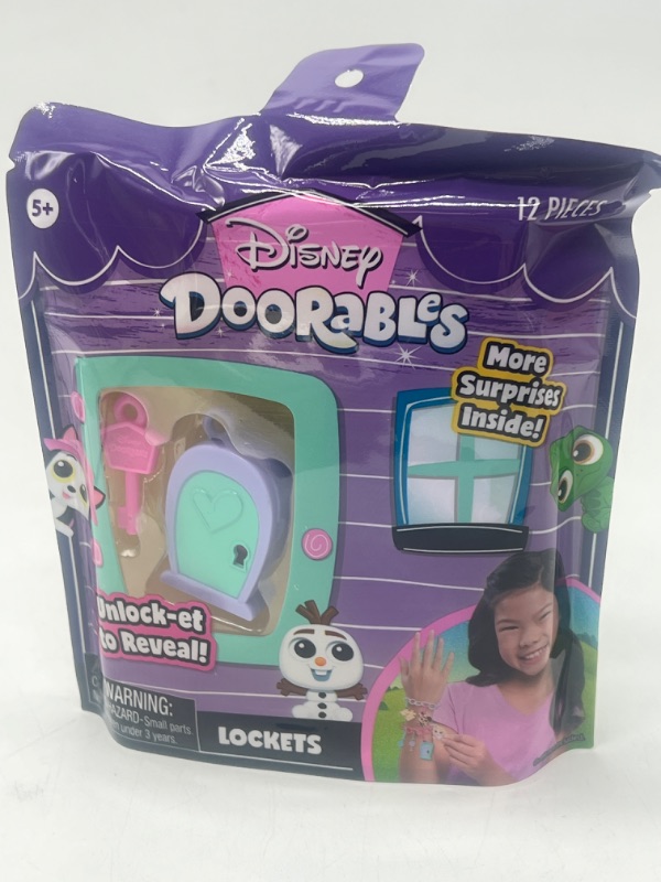 Photo 4 of Disney Doorables NEW Wish Collector Peek, Collectible Blind Bag Figures, Kids Toys for Ages 5 up
