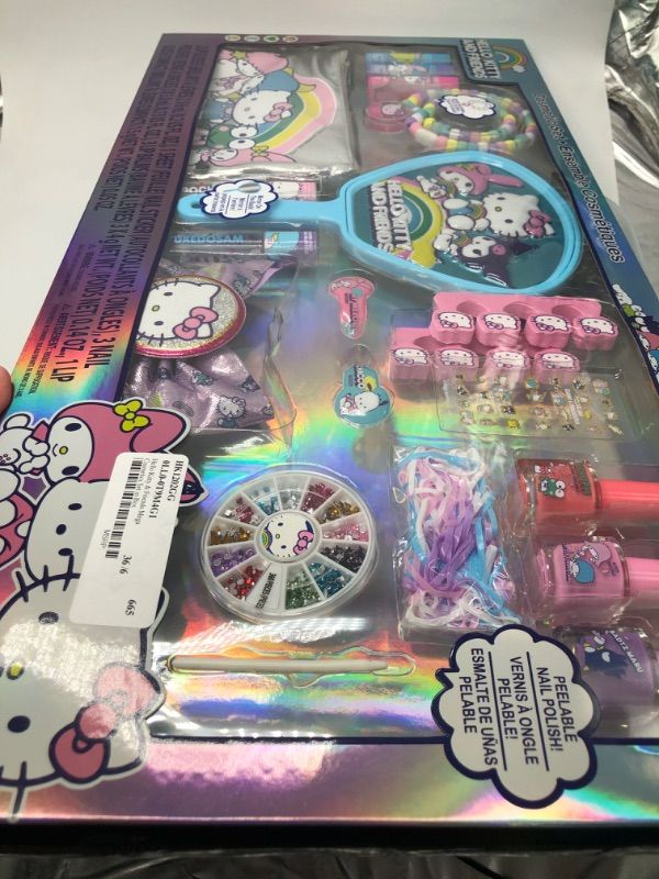 Photo 2 of Hello Kitty Cosmetic Set
